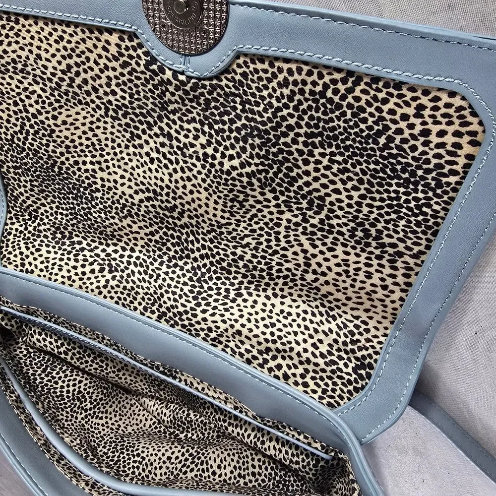 Kaari Blue Elegant Gray Crossbody Bag